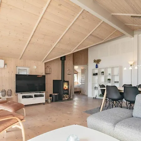 8 Person In Lb K Vakantiehuis Ålbæk